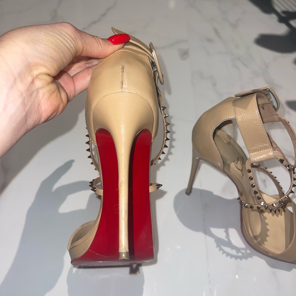 louboutin spike heels black